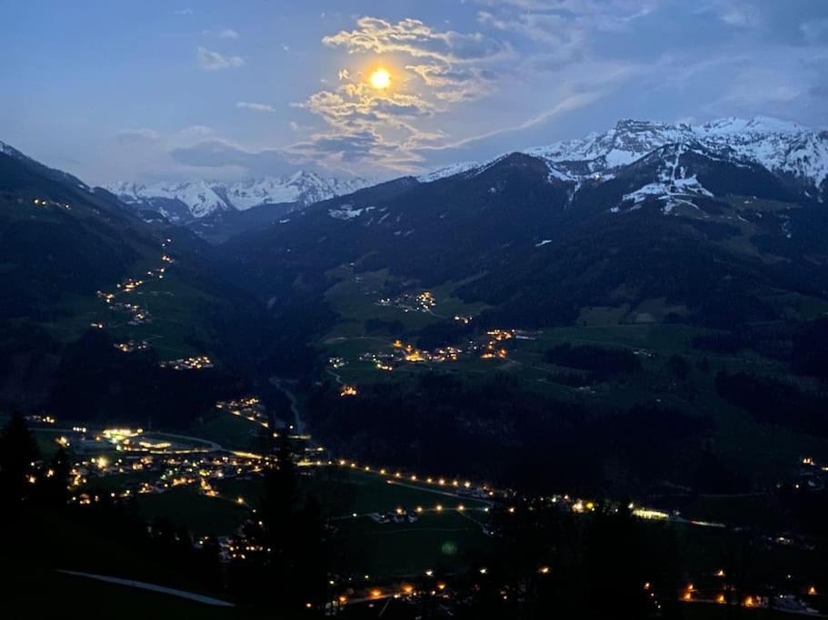 Ferienhaus Zillertal Panorama Blick Balkon Sauna Zellberg Exterior photo