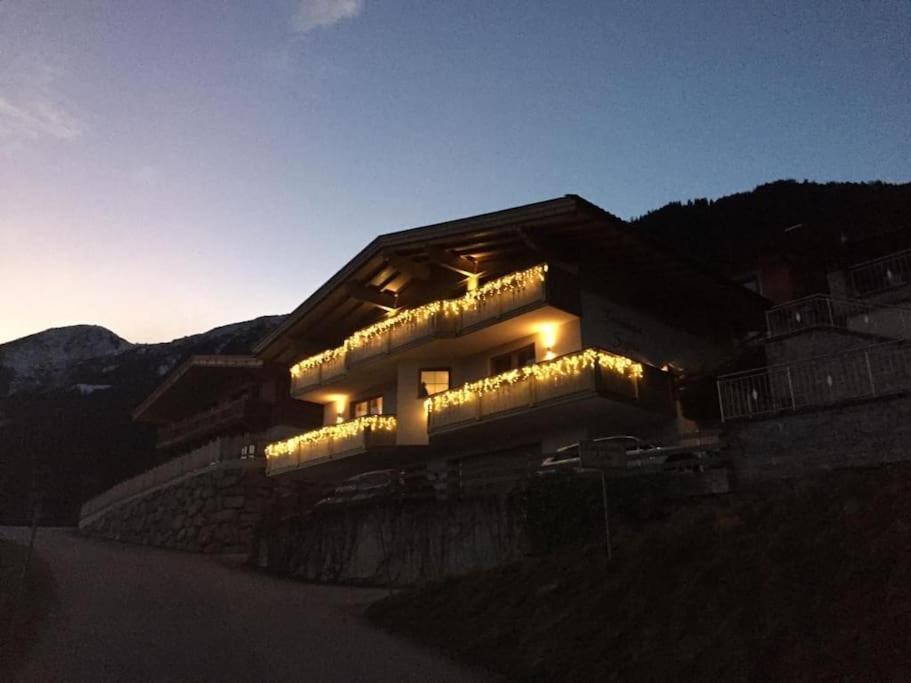 Ferienhaus Zillertal Panorama Blick Balkon Sauna Zellberg Exterior photo