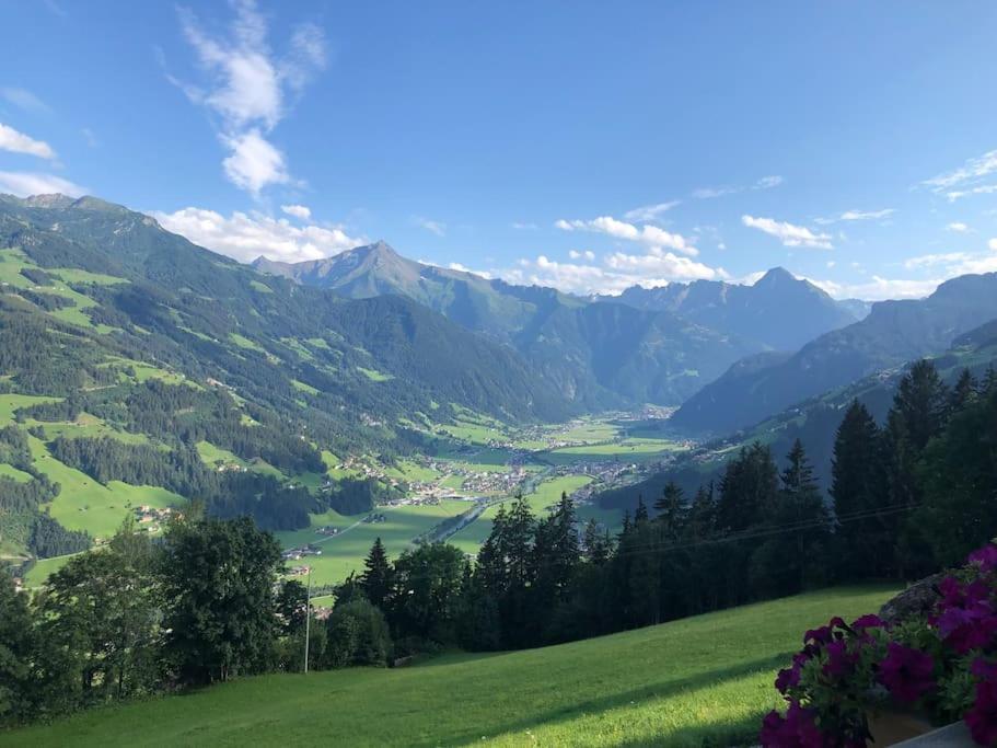 Ferienhaus Zillertal Panorama Blick Balkon Sauna Zellberg Exterior photo
