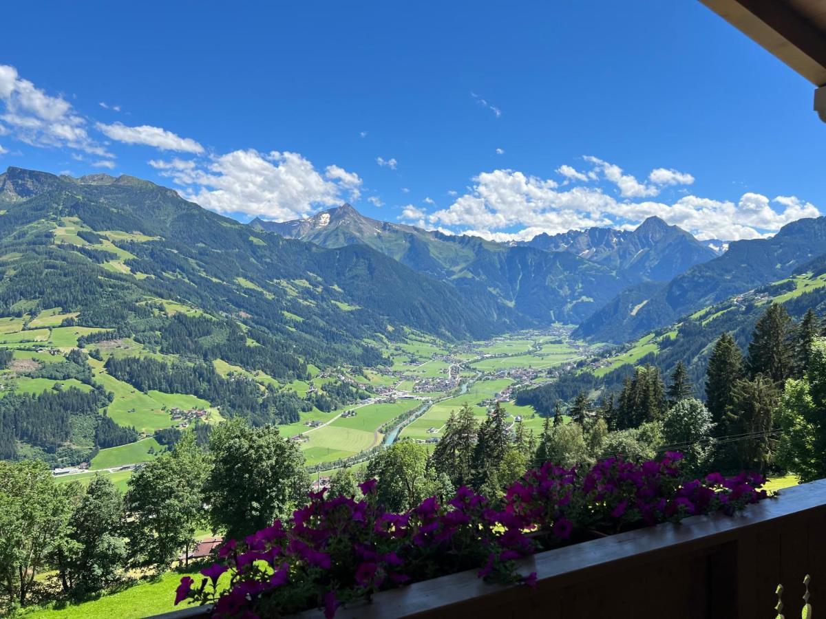 Ferienhaus Zillertal Panorama Blick Balkon Sauna Zellberg Exterior photo